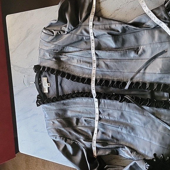 ST. JOHN COLLECTION BY MARIE GRAY Leather Jacket with Satin Ruffled Edges Sz 14 - Picture 15 of 16